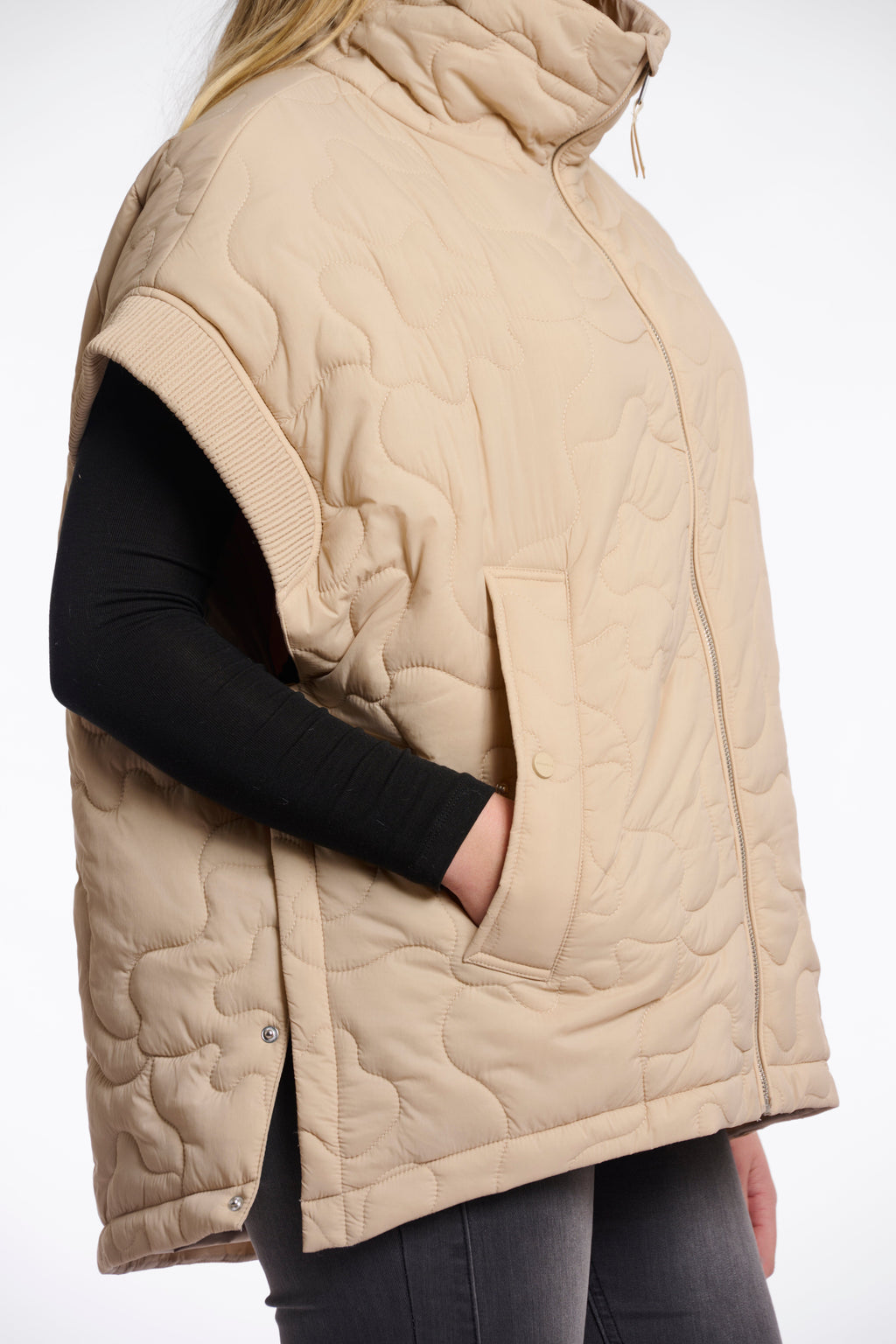 Rino & Pelle Caitlyn Quilted Cape - Light Oat